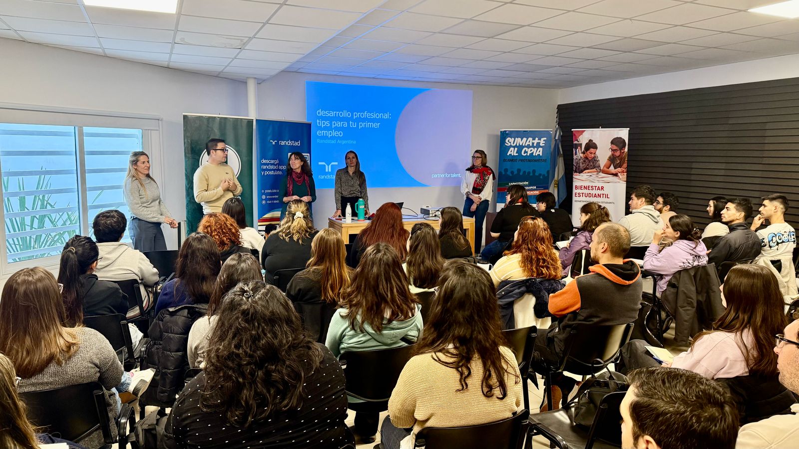 Taller para jóvenes profesionales y estudiantes avanzados.